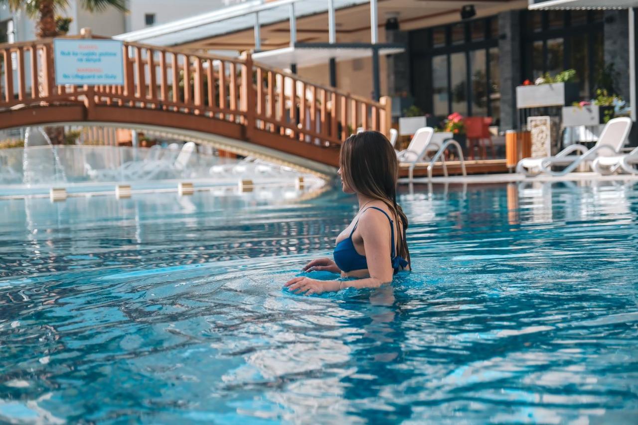 Tirana Resort Radhimë Zewnętrze zdjęcie